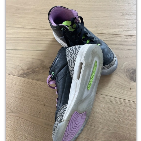 Nike Big Kids' Air Jordan 1 Mid Top 3 Purple Swish EUC Size 7 - Picture 5 of 7